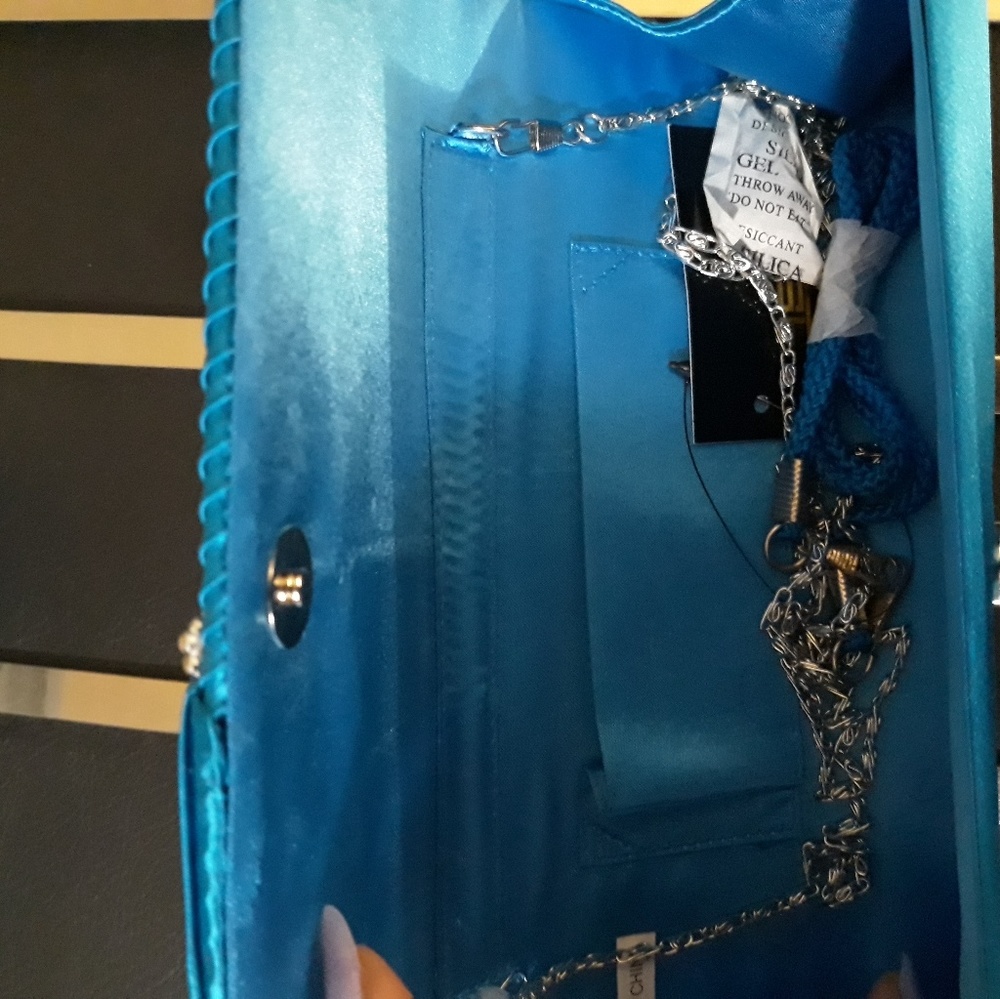 Purse - Picture 3 of 3